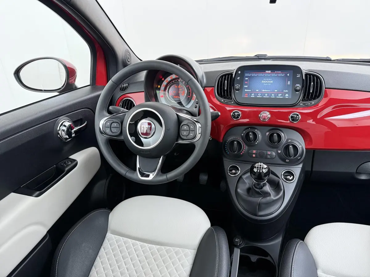 1.0 Hybrid Dolcevita | 1ste eigenaar | 2tone LEER/Stof | Glazen dak | Airco | AppleCarPlay/Android