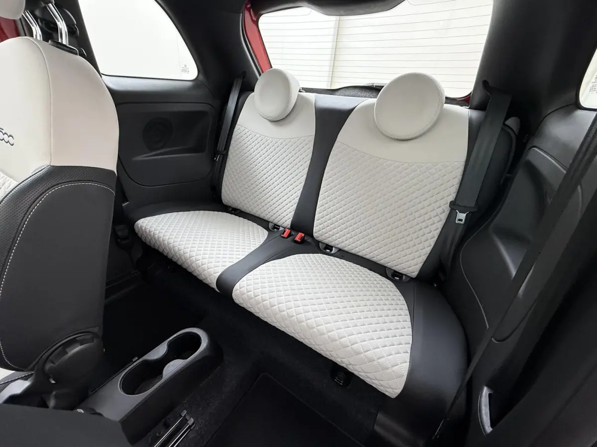1.0 Hybrid Dolcevita | 1ste eigenaar | 2tone LEER/Stof | Glazen dak | Airco | AppleCarPlay/Android