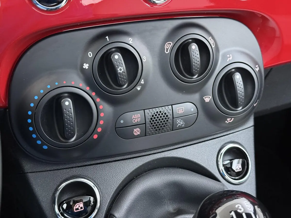 1.0 Hybrid Dolcevita | 1ste eigenaar | 2tone LEER/Stof | Glazen dak | Airco | AppleCarPlay/Android