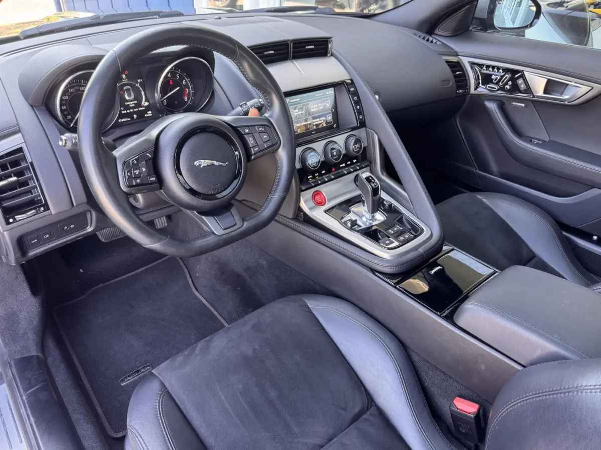 3.0 V6 Supercharged 340pk RWD,Panoramadak,Leder,Sportstoelen,Gr.Navi,Lm