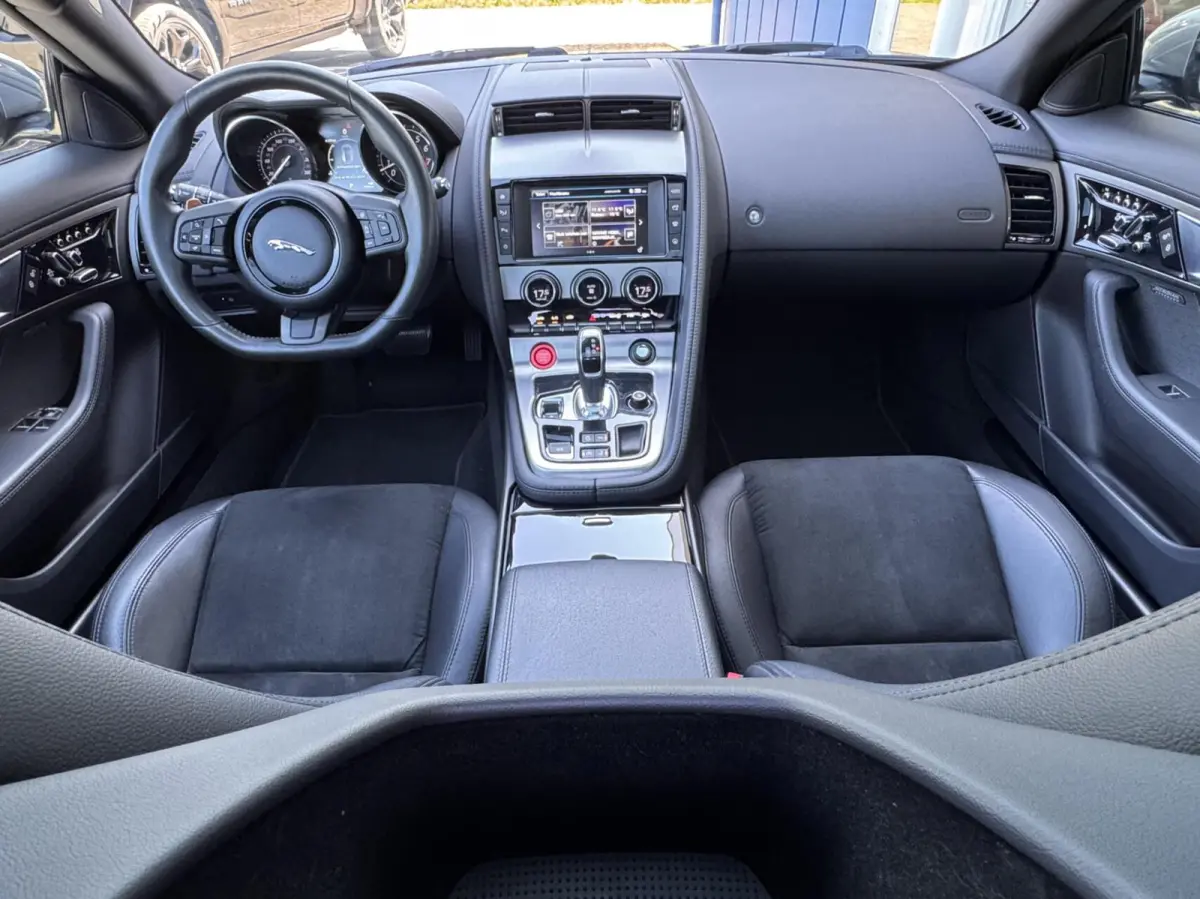 3.0 V6 Supercharged 340pk RWD,Panoramadak,Leder,Sportstoelen,Gr.Navi,Lm