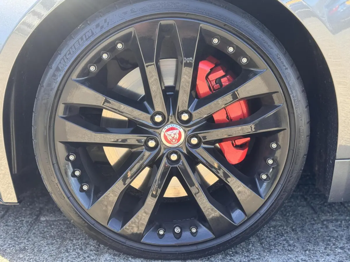 3.0 V6 Supercharged 340pk RWD,Panoramadak,Leder,Sportstoelen,Gr.Navi,Lm