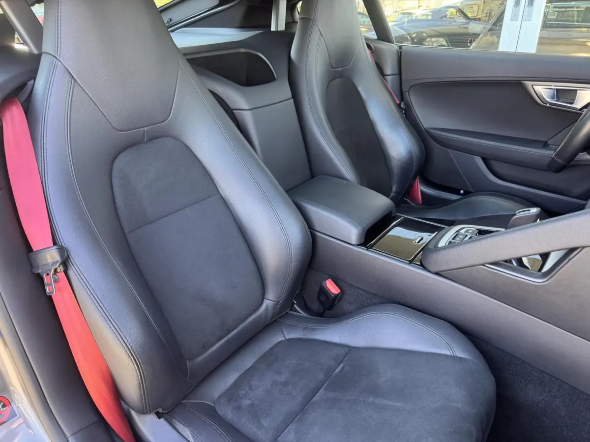 3.0 V6 Supercharged 340pk RWD,Panoramadak,Leder,Sportstoelen,Gr.Navi,Lm