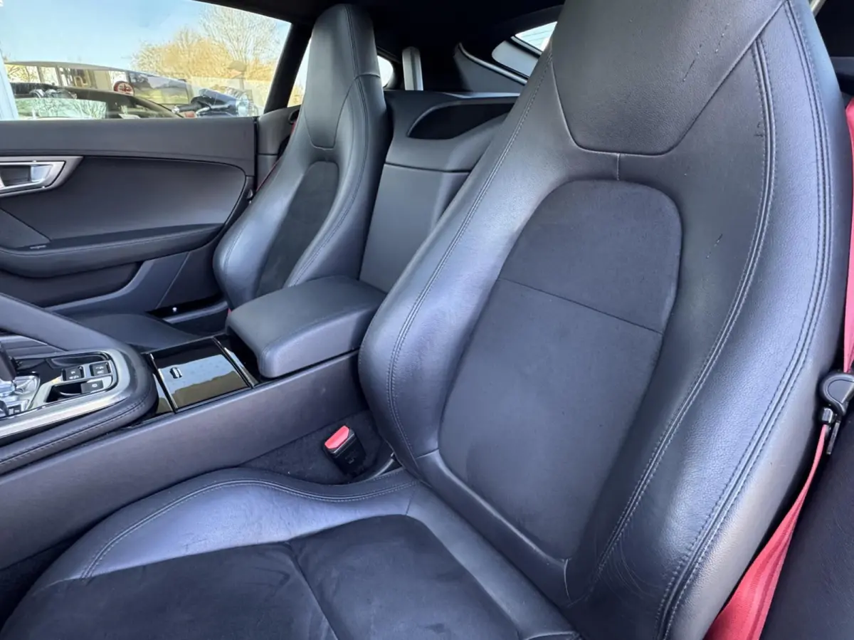 3.0 V6 Supercharged 340pk RWD,Panoramadak,Leder,Sportstoelen,Gr.Navi,Lm