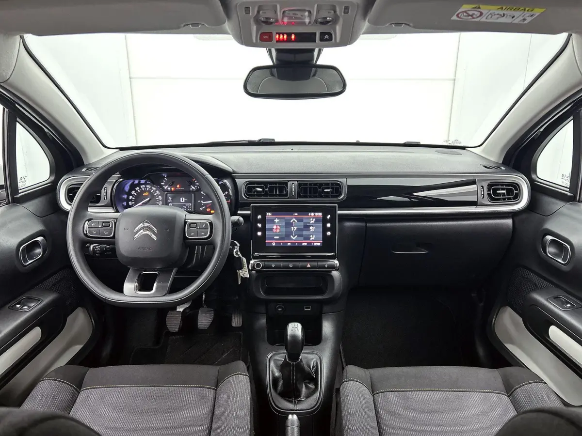 Feel 83pk | Navigatie via Apple Carplay / Android Auto | Climate Control | Cruise Control | DAB+ radio | Bluetooth | Led koplampen | Automatisch dimlicht | Regensensor | Afwijkende dakkleur 