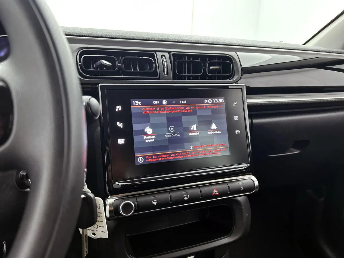 Feel 83pk | Navigatie via Apple Carplay / Android Auto | Climate Control | Cruise Control | DAB+ radio | Bluetooth | Led koplampen | Automatisch dimlicht | Regensensor | Afwijkende dakkleur 