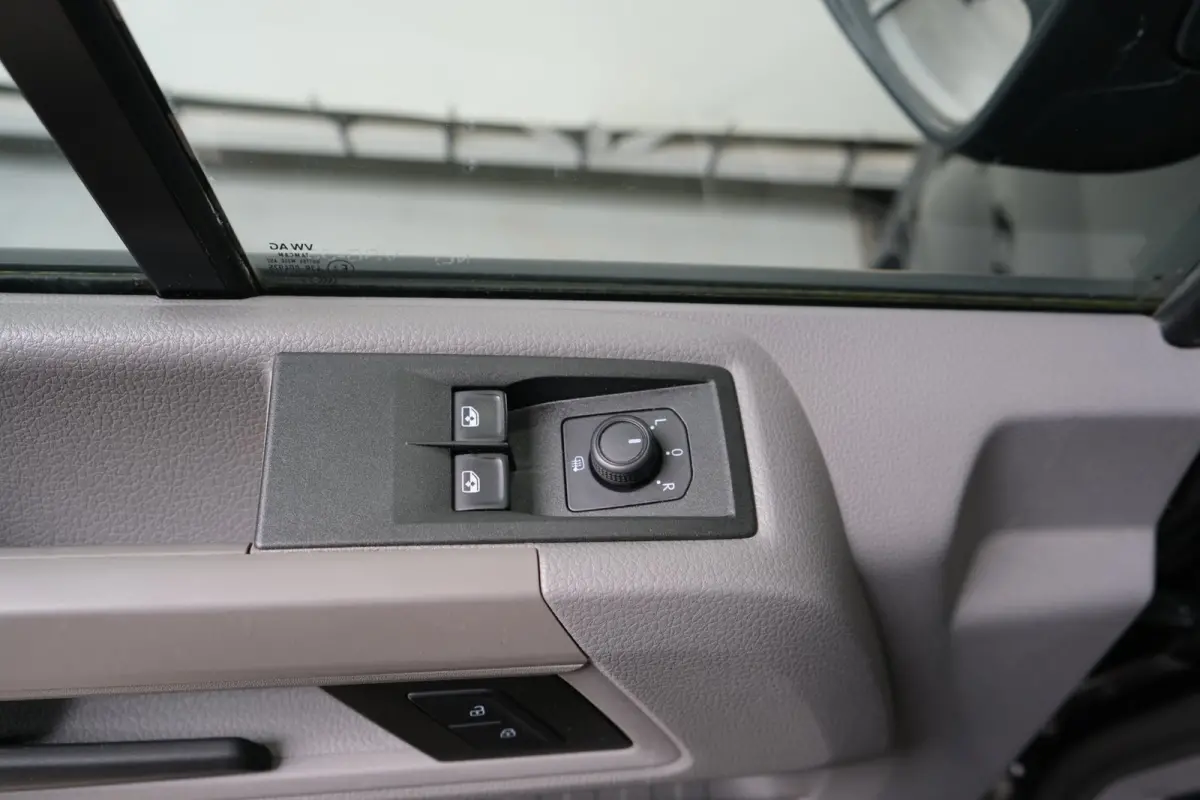 35 2.0 TDI L3H3 Highline Automaat - N.A.P. Airco, Cruise, PDC, Navi, Carplay, Camera, Trekhaak.
