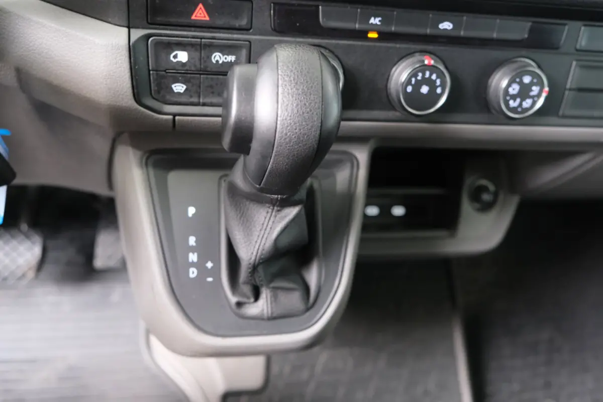 35 2.0 TDI L3H3 Highline Automaat - N.A.P. Airco, Cruise, PDC, Navi, Carplay, Camera, Trekhaak.