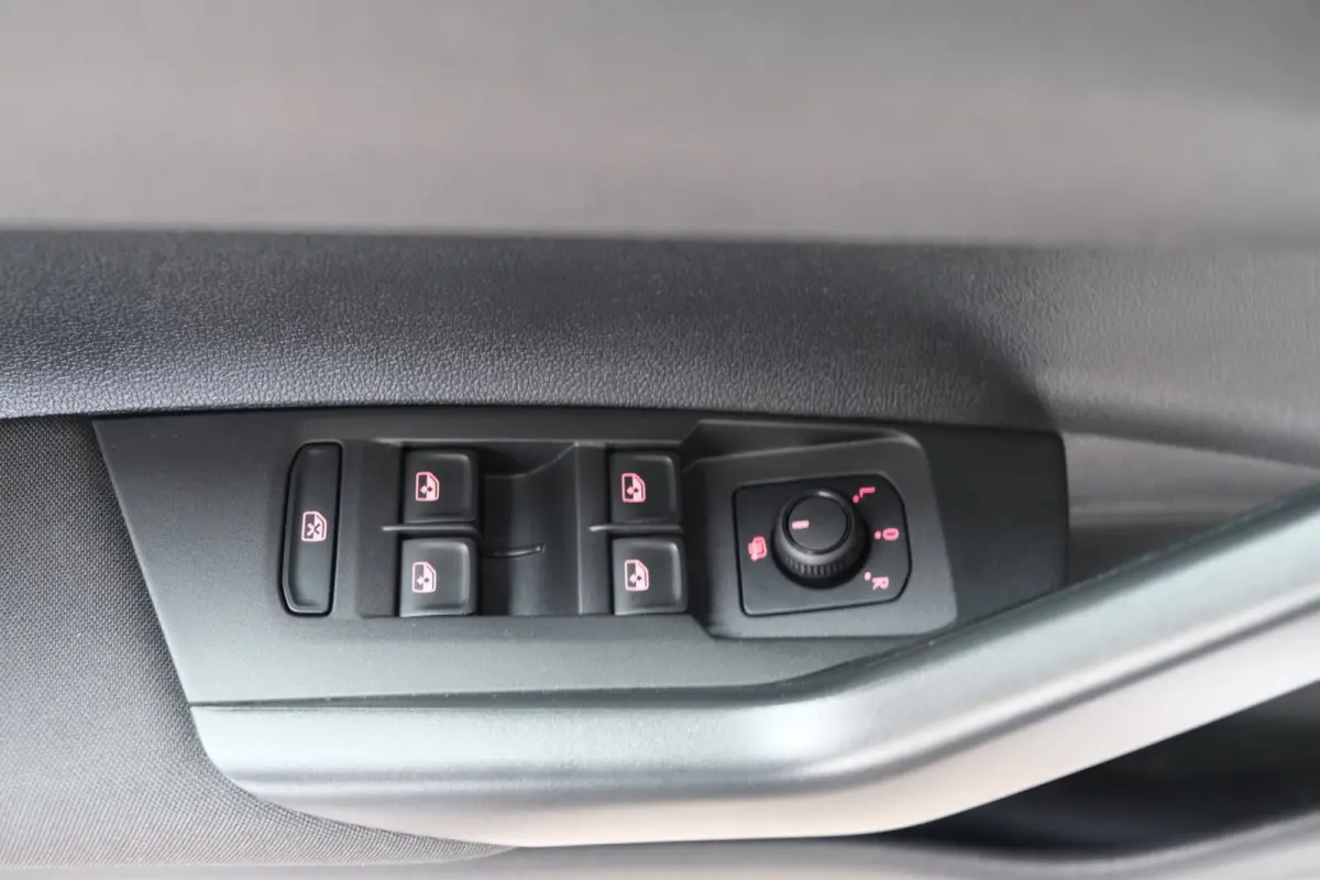 1.0 TSI Comfortline - N.A.P. Airco, Cruise, PDC, Carplay.