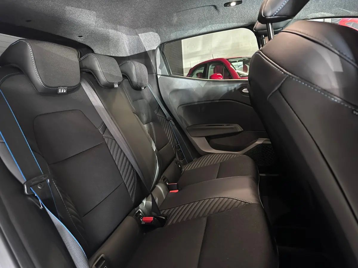 1.6 E-Tech Full Hybrid 145 esprit Alpine CRUISE / LANE ASSIST / AUTO / NAVI