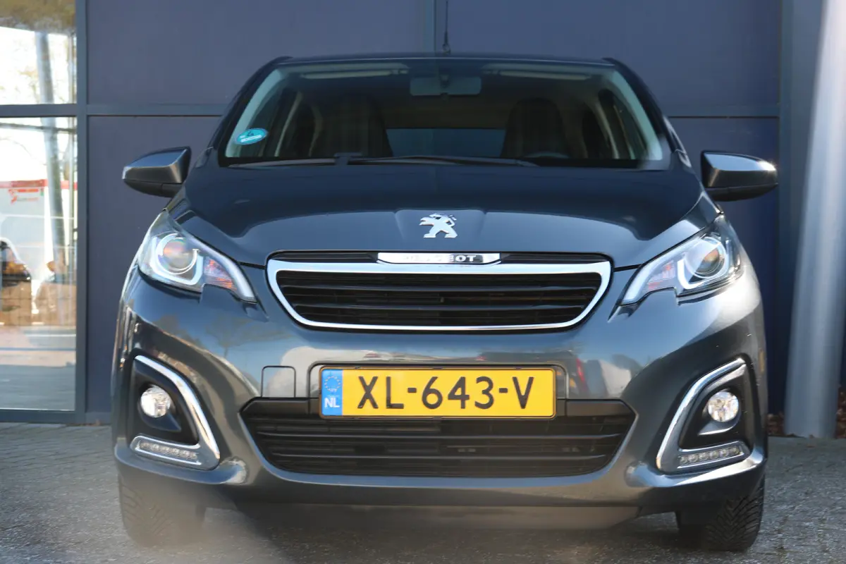 1.0 e-VTi Allure | Automaat | Navi | Camera | Keyless | Airco | DAB |
