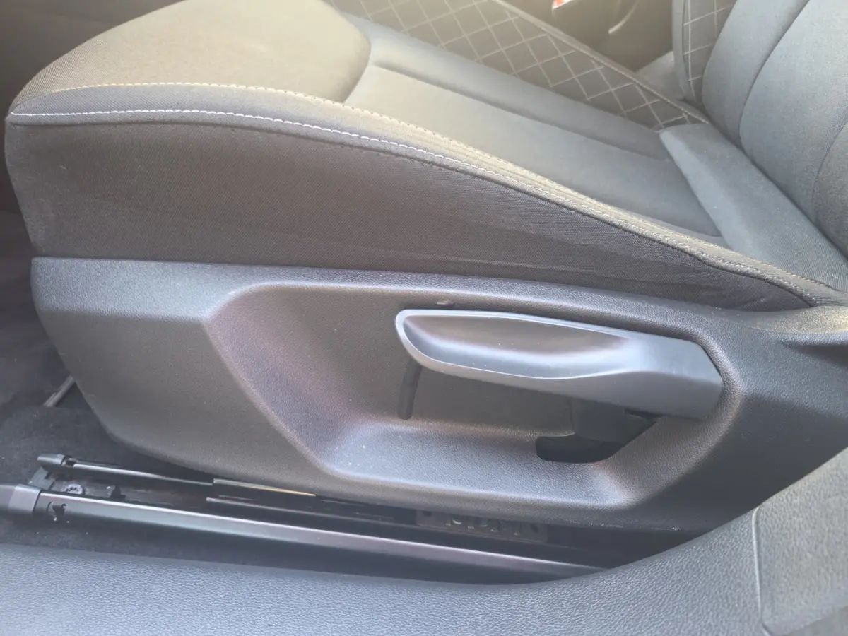 1.5 TSI Automaat/ Wegklapbare trekhaak/ Android auto- Apple carplay/ Parkeersesnoren achter/ Rijklaarprijs!