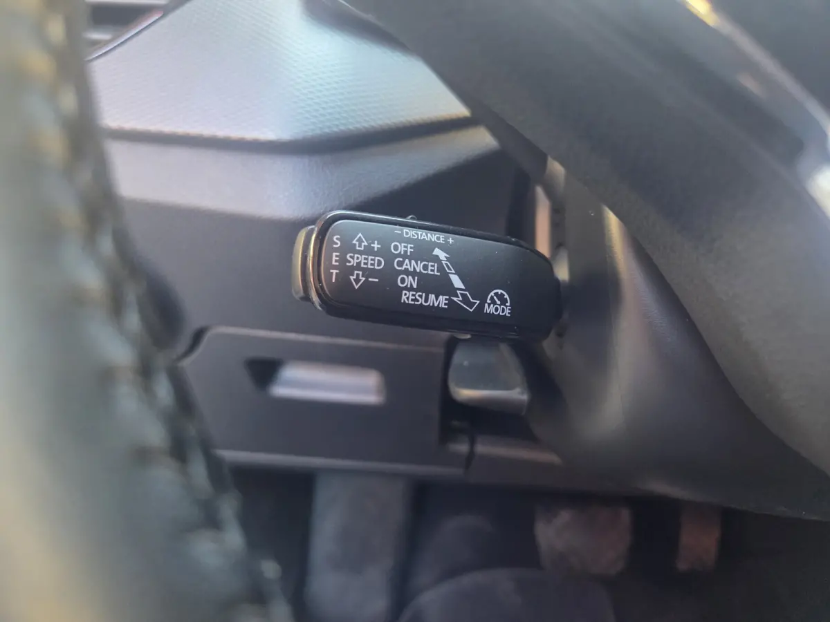 1.5 TSI Automaat/ Wegklapbare trekhaak/ Android auto- Apple carplay/ Parkeersesnoren achter/ Rijklaarprijs!