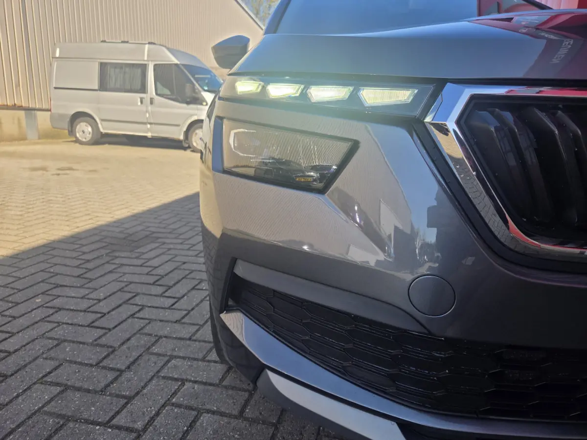 1.5 TSI Automaat/ Wegklapbare trekhaak/ Android auto- Apple carplay/ Parkeersesnoren achter/ Rijklaarprijs!
