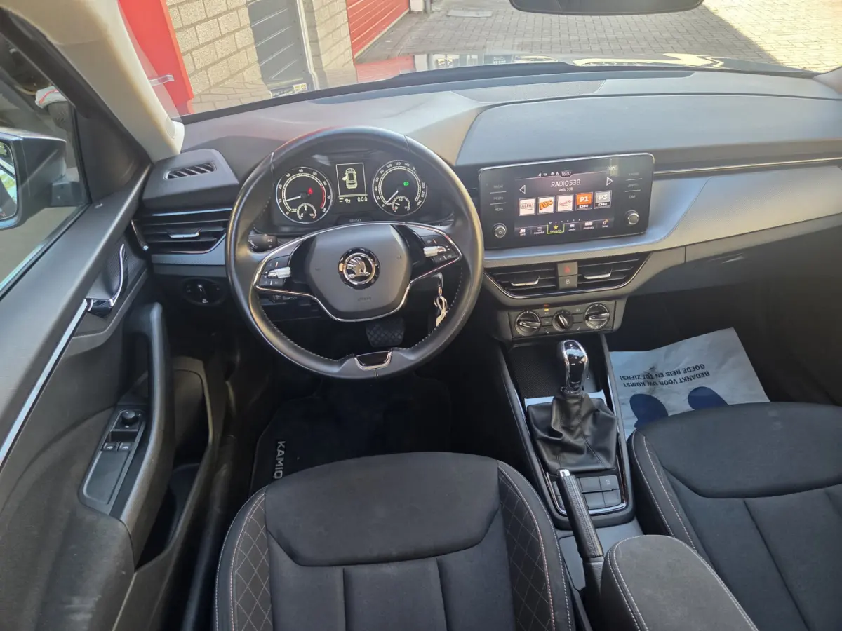 1.5 TSI Automaat/ Wegklapbare trekhaak/ Android auto- Apple carplay/ Parkeersesnoren achter/ Rijklaarprijs!