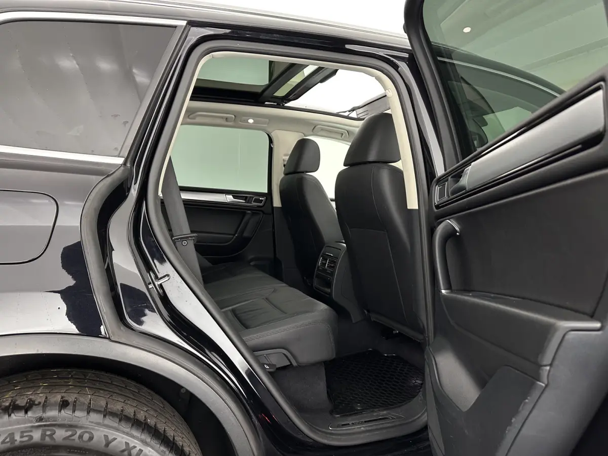 3.0 TDI Highline Aut. *PANO | LEATHER | BI-XENON | TOPVIEW | BLINDSPOT | DYNAUDIO | AIR-SUSPENSION | NAVI-FULLMAP | PRIVACY-GLASS | SHIFTPADDLES | ADAPTIVE-CRUISE | ECC | TOWBAR | PDC | 20''