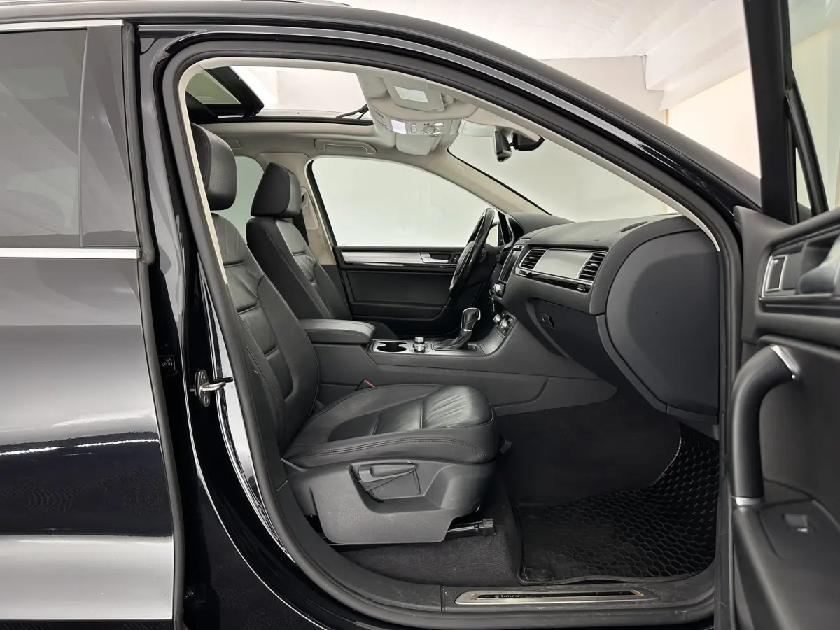 3.0 TDI Highline Aut. *PANO | LEATHER | BI-XENON | TOPVIEW | BLINDSPOT | DYNAUDIO | AIR-SUSPENSION | NAVI-FULLMAP | PRIVACY-GLASS | SHIFTPADDLES | ADAPTIVE-CRUISE | ECC | TOWBAR | PDC | 20''