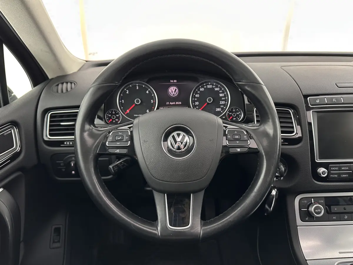 3.0 TDI Highline Aut. *PANO | LEATHER | BI-XENON | TOPVIEW | BLINDSPOT | DYNAUDIO | AIR-SUSPENSION | NAVI-FULLMAP | PRIVACY-GLASS | SHIFTPADDLES | ADAPTIVE-CRUISE | ECC | TOWBAR | PDC | 20''