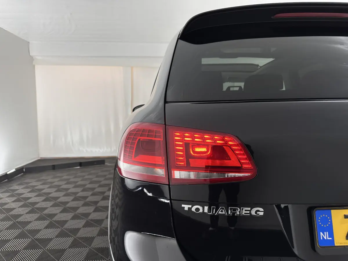 3.0 TDI Highline Aut. *PANO | LEATHER | BI-XENON | TOPVIEW | BLINDSPOT | DYNAUDIO | AIR-SUSPENSION | NAVI-FULLMAP | PRIVACY-GLASS | SHIFTPADDLES | ADAPTIVE-CRUISE | ECC | TOWBAR | PDC | 20''