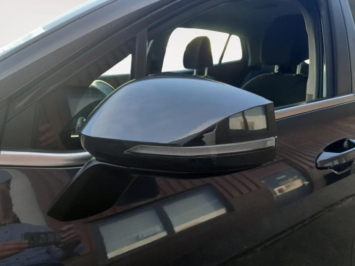 1.6T MHEV DynamicLine Edition | Stoel en stuurverwarming | Navigatie | Camera | Apple Carplay / Android Auto | Climate control |