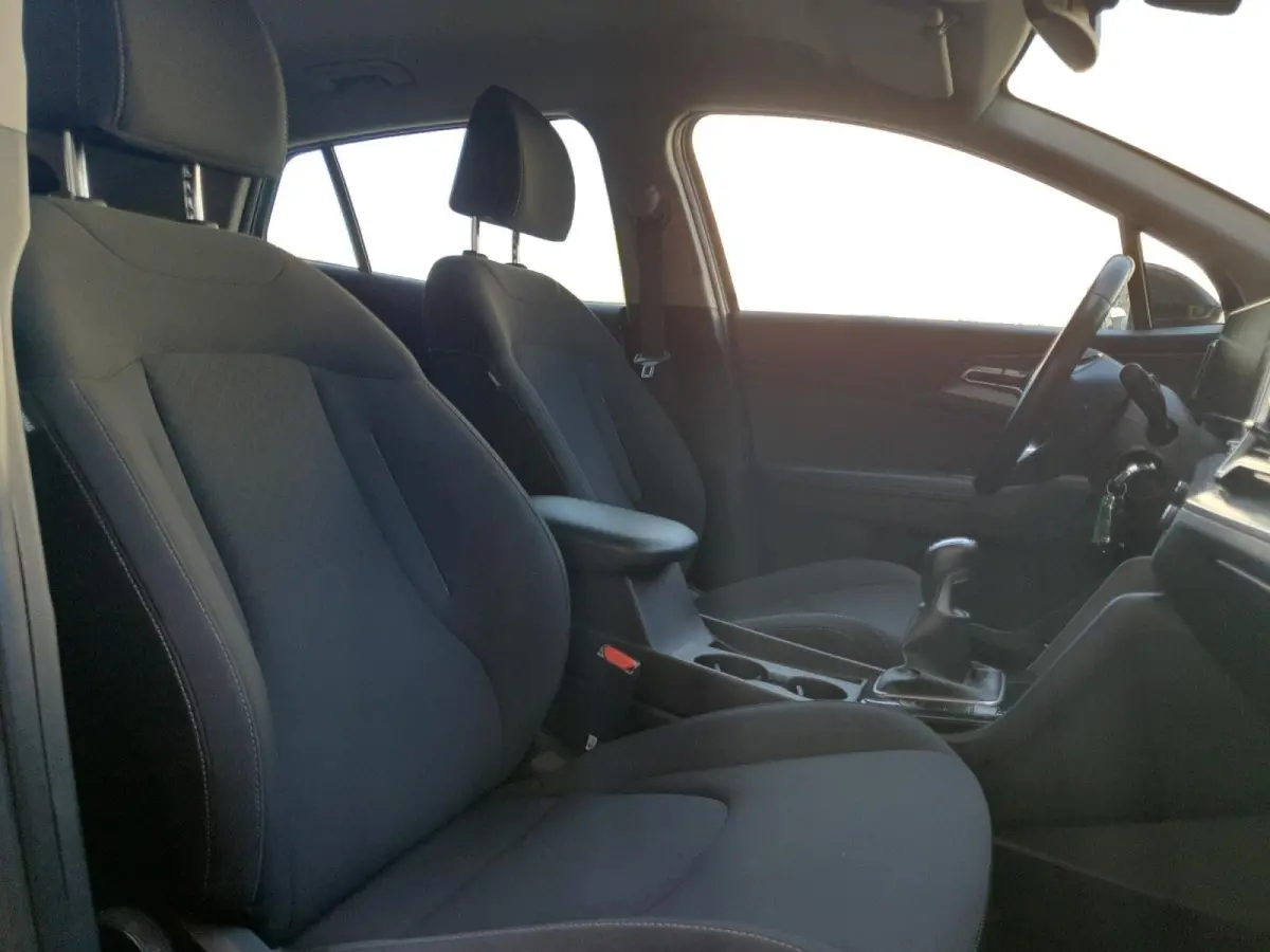 1.6T MHEV DynamicLine Edition | Stoel en stuurverwarming | Navigatie | Camera | Apple Carplay / Android Auto | Climate control |