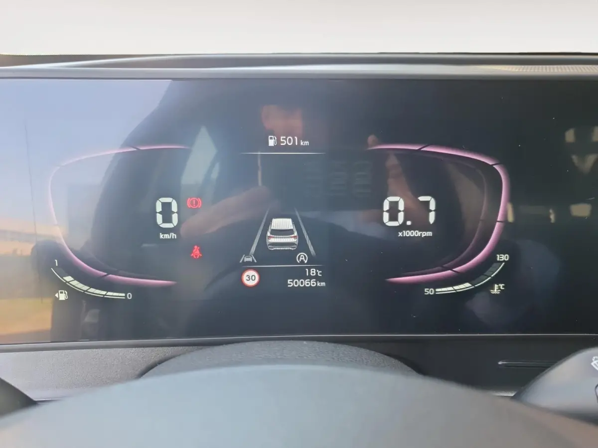 1.6T MHEV DynamicLine Edition | Stoel en stuurverwarming | Navigatie | Camera | Apple Carplay / Android Auto | Climate control |