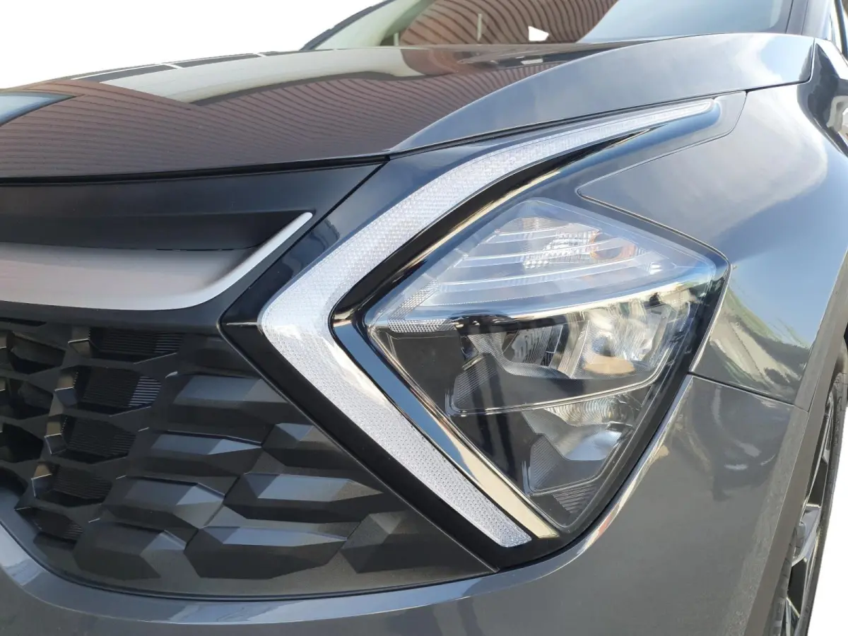 1.6T MHEV DynamicLine Edition | Stoel en stuurverwarming | Navigatie | Camera | Apple Carplay / Android Auto | Climate control |