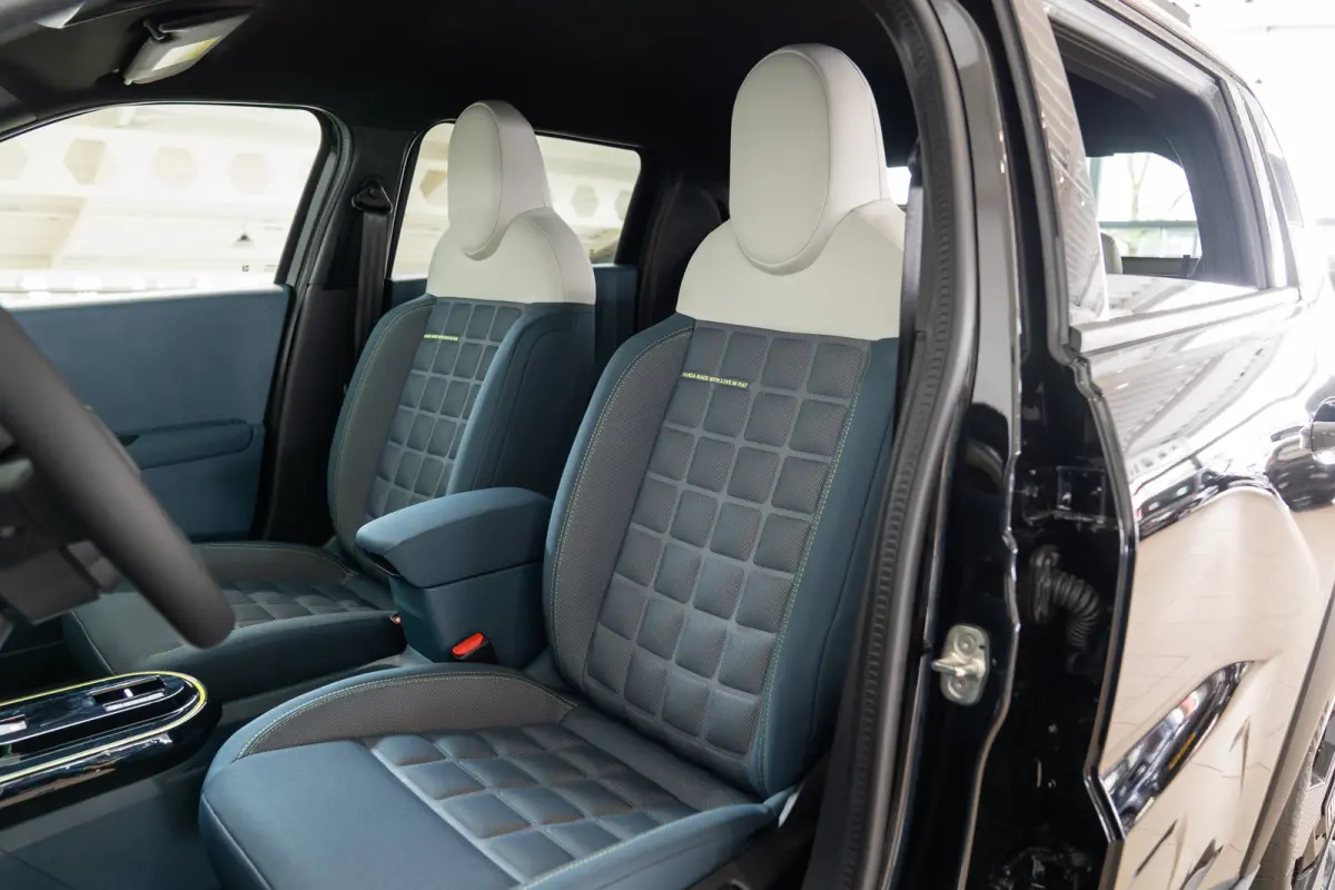 1.2 Hybrid La Prima | 8 Jaar Garantie | Winter Pakket | Camera | Navigatie | Parkeersensoren | Navigatie | Apple Carplay & Android Auto |