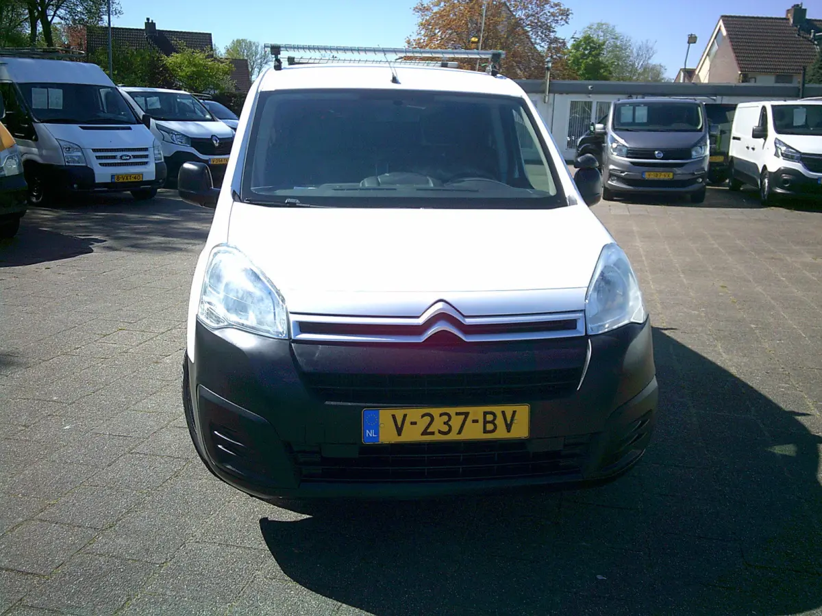 1.6 BlueHDI 100 Club S&S BTW/BPM VRIJ !! VOORZIEN VAN AIRCO+CRUISE!!