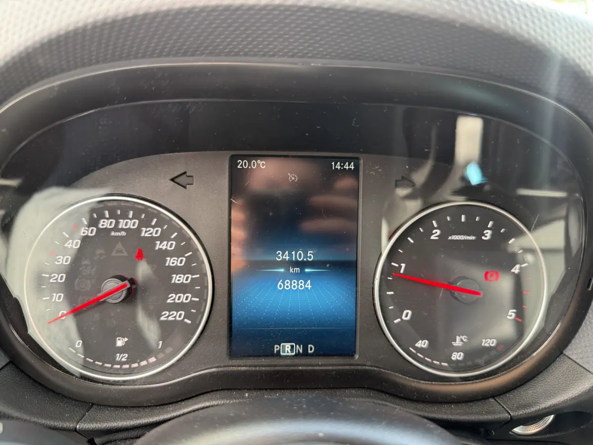 110 CDI L1 Pro Automaat L1 Airco Carplay Cruise control Stoelverwarming Parkeersensoren voor achter