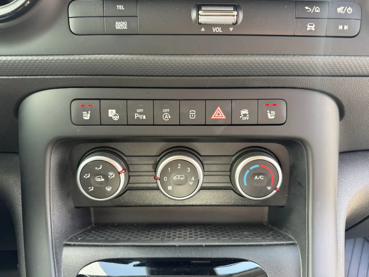110 CDI L1 Pro Automaat L1 Airco Carplay Cruise control Stoelverwarming Parkeersensoren voor achter