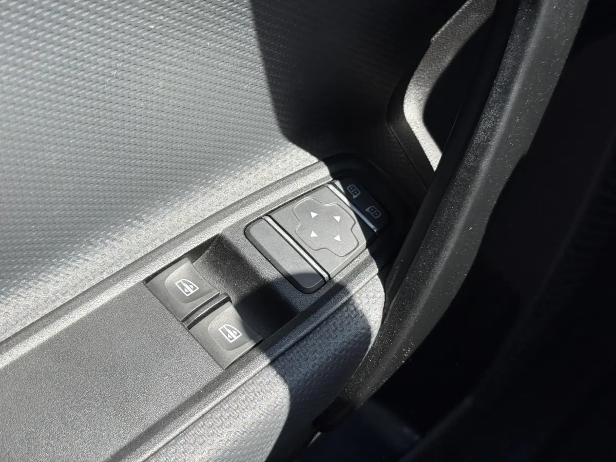 110 CDI L1 Pro Automaat L1 Airco Carplay Cruise control Stoelverwarming Parkeersensoren voor achter