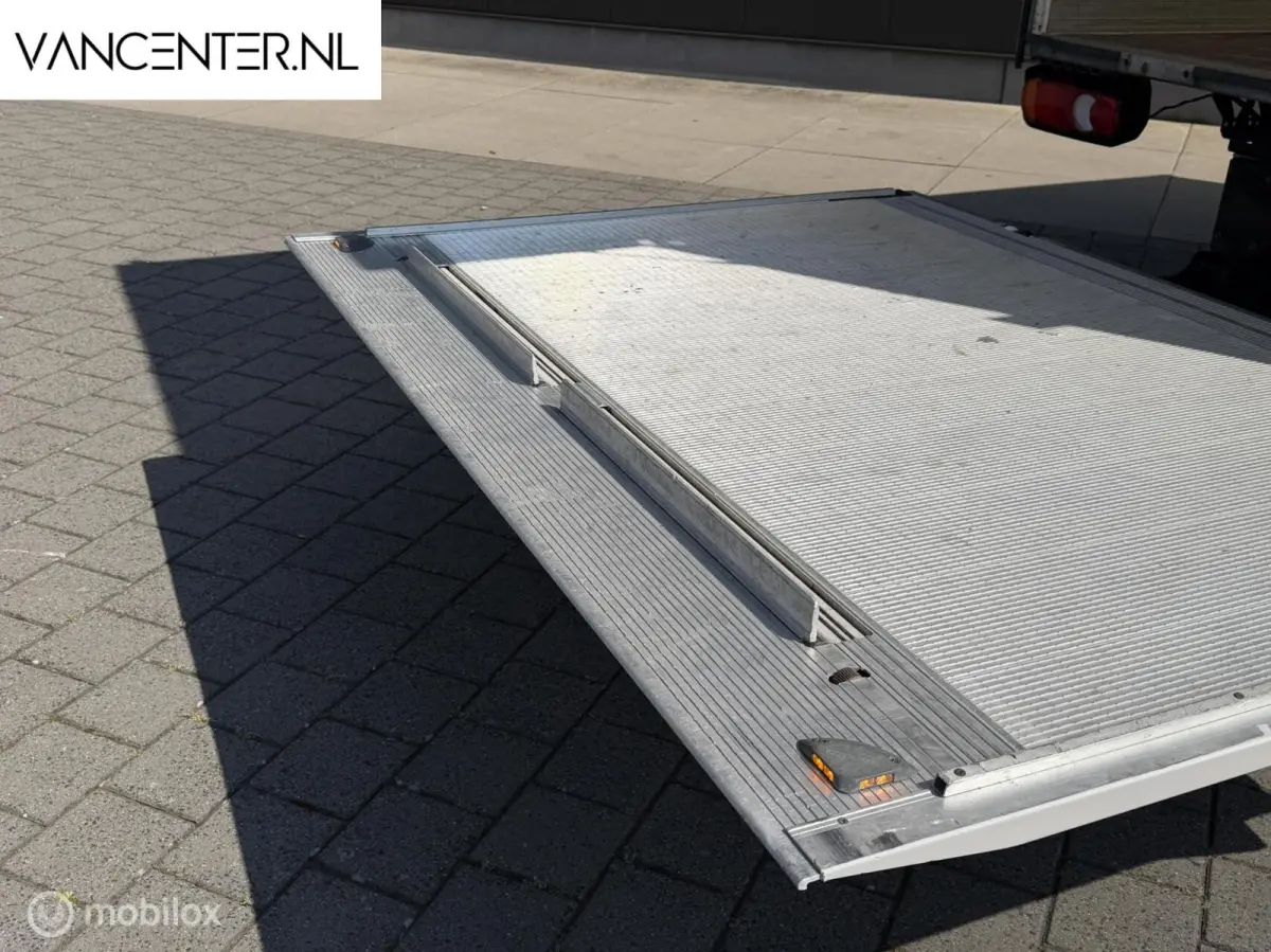 3.140 2.0 TDI 140PK Bakwagen Laadklep Airco Crafter