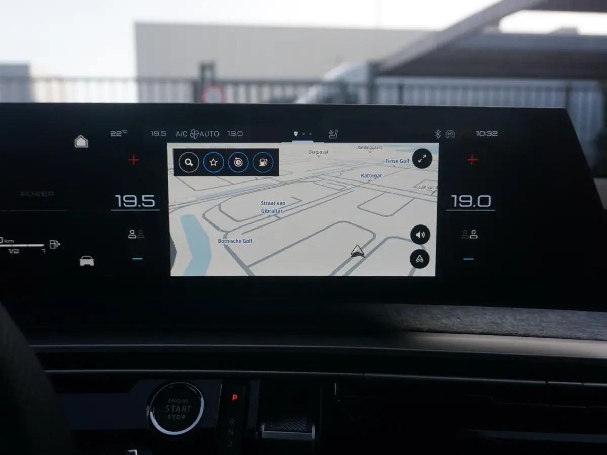 1.2 Hybrid 145 GT Exclusive 7p Panoramadak