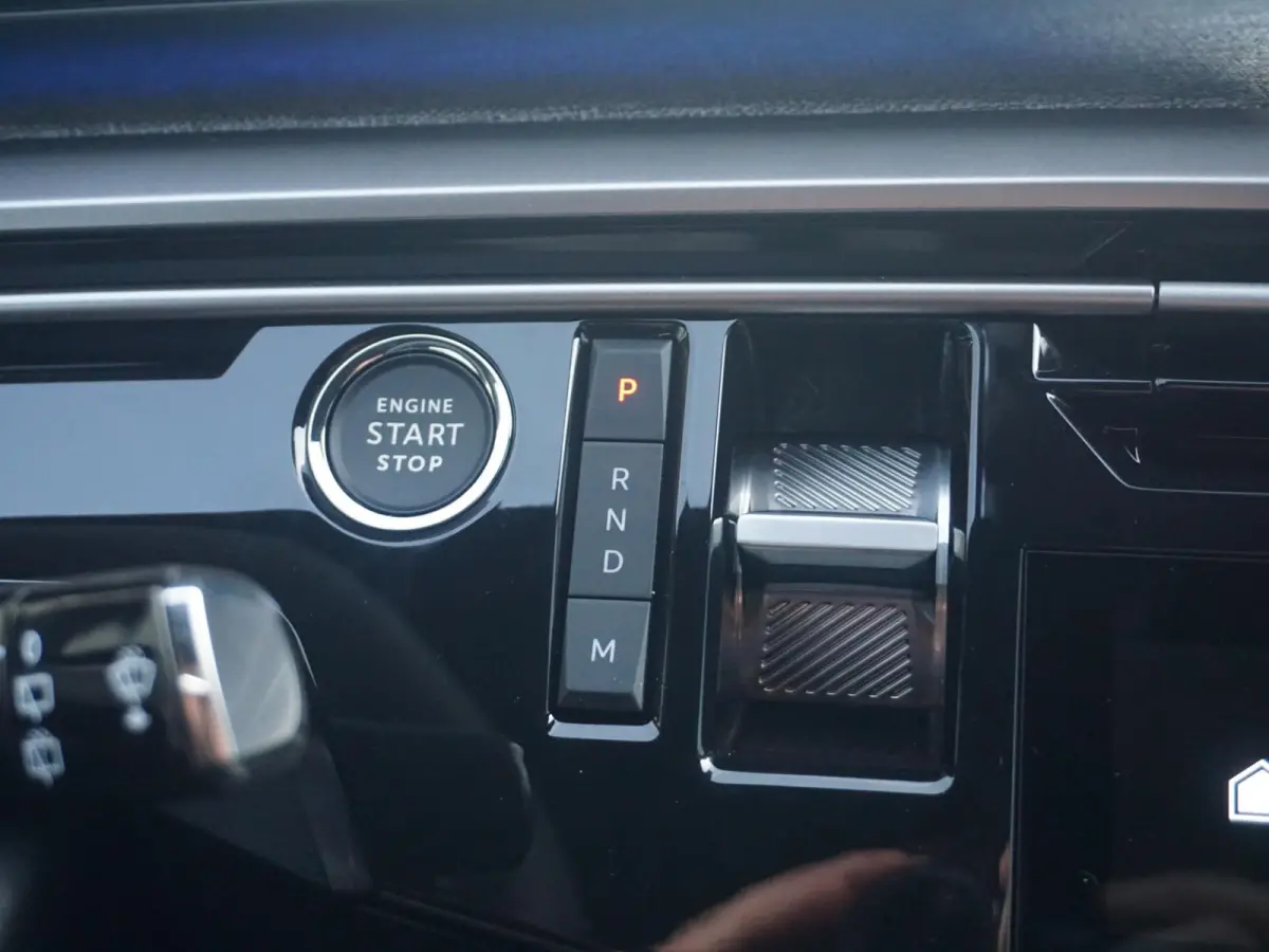 1.2 Hybrid 145 GT Exclusive 7p Panoramadak
