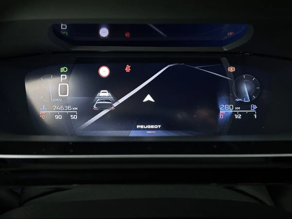 1.2 GT Pack Business 130pk Automaat | Trekhaak | Elektrische Bestuurdersstoel | Stoelmassage | Adaptieve Cruise Control | Navigatie | Climate Control | Focal | 360 Camera | Matrix-LED |