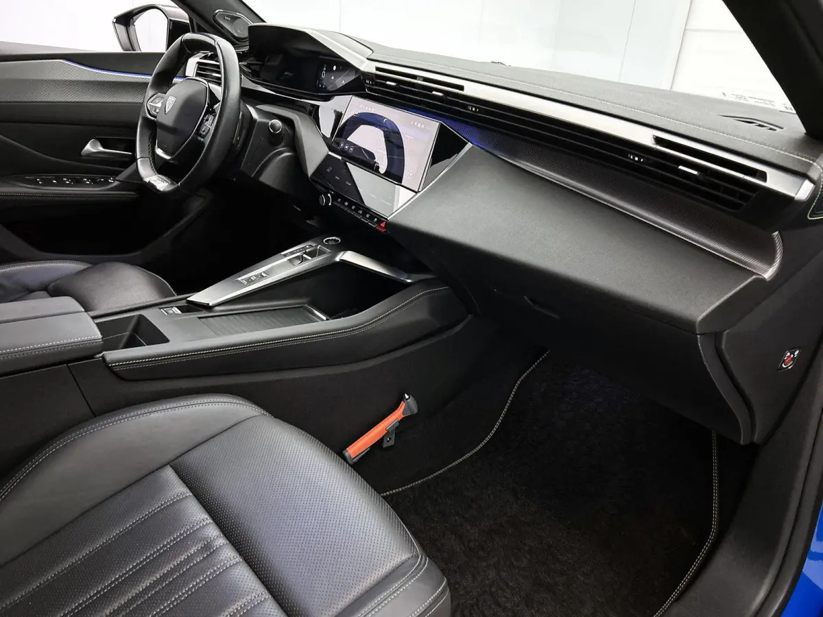 1.2 GT Pack Business 130pk Automaat | Trekhaak | Elektrische Bestuurdersstoel | Stoelmassage | Adaptieve Cruise Control | Navigatie | Climate Control | Focal | 360 Camera | Matrix-LED |