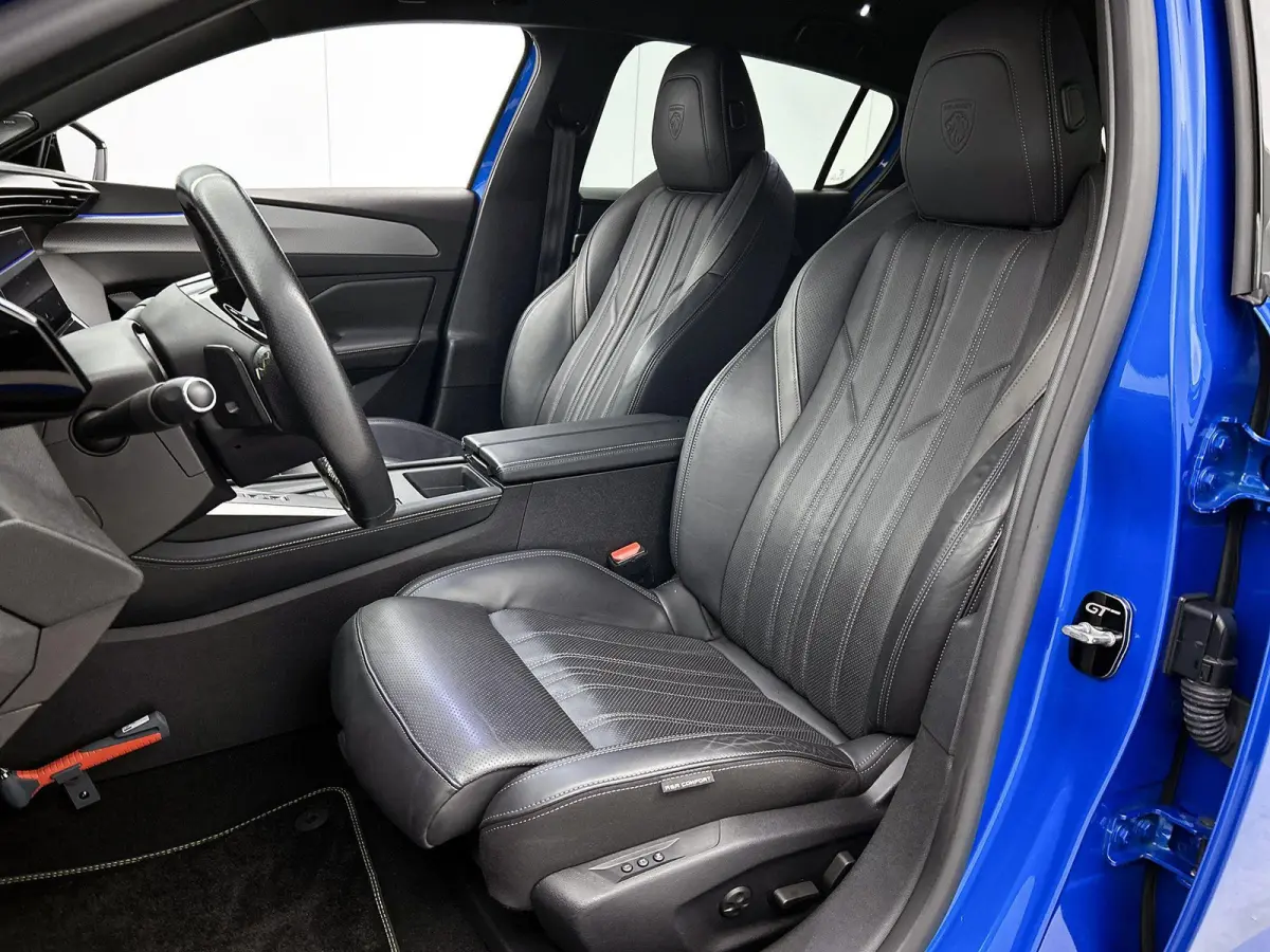 1.2 GT Pack Business 130pk Automaat | Trekhaak | Elektrische Bestuurdersstoel | Stoelmassage | Adaptieve Cruise Control | Navigatie | Climate Control | Focal | 360 Camera | Matrix-LED |
