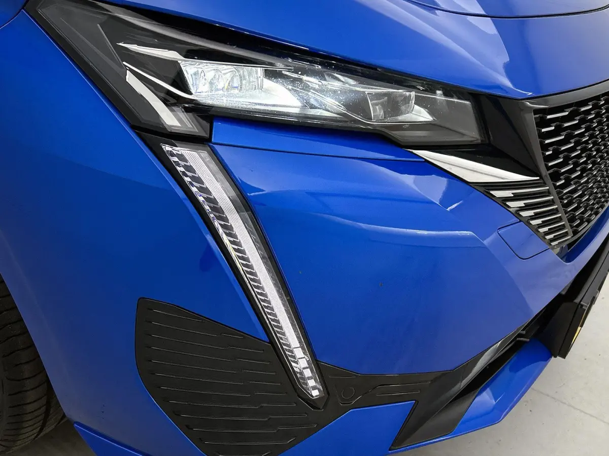 1.2 GT Pack Business 130pk Automaat | Trekhaak | Elektrische Bestuurdersstoel | Stoelmassage | Adaptieve Cruise Control | Navigatie | Climate Control | Focal | 360 Camera | Matrix-LED |