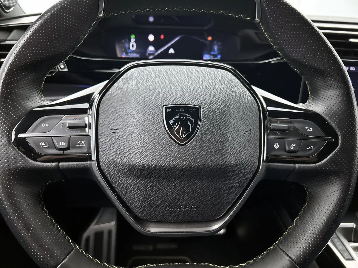 1.2 GT Pack Business 130pk Automaat | Trekhaak | Elektrische Bestuurdersstoel | Stoelmassage | Adaptieve Cruise Control | Navigatie | Climate Control | Focal | 360 Camera | Matrix-LED |
