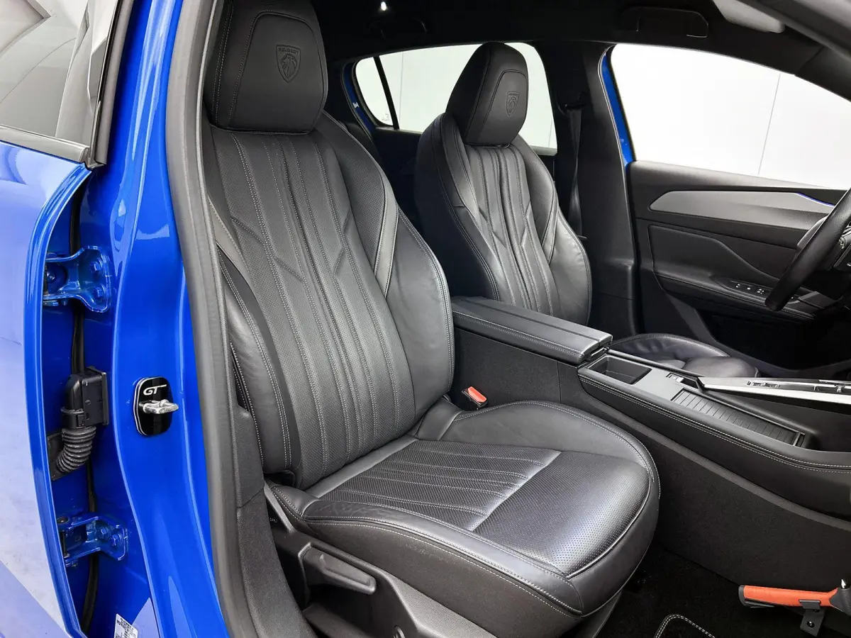 1.2 GT Pack Business 130pk Automaat | Trekhaak | Elektrische Bestuurdersstoel | Stoelmassage | Adaptieve Cruise Control | Navigatie | Climate Control | Focal | 360 Camera | Matrix-LED |