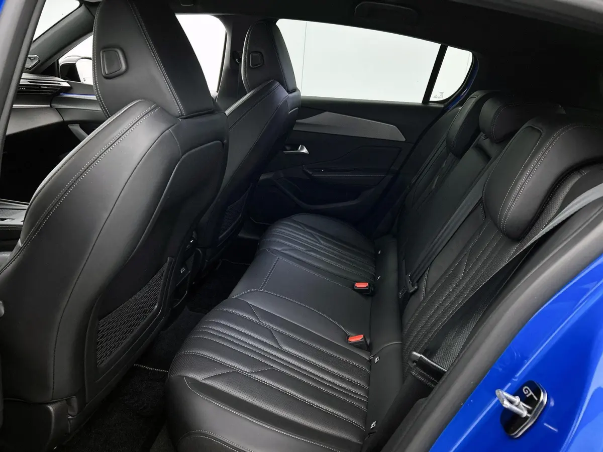 1.2 GT Pack Business 130pk Automaat | Trekhaak | Elektrische Bestuurdersstoel | Stoelmassage | Adaptieve Cruise Control | Navigatie | Climate Control | Focal | 360 Camera | Matrix-LED |
