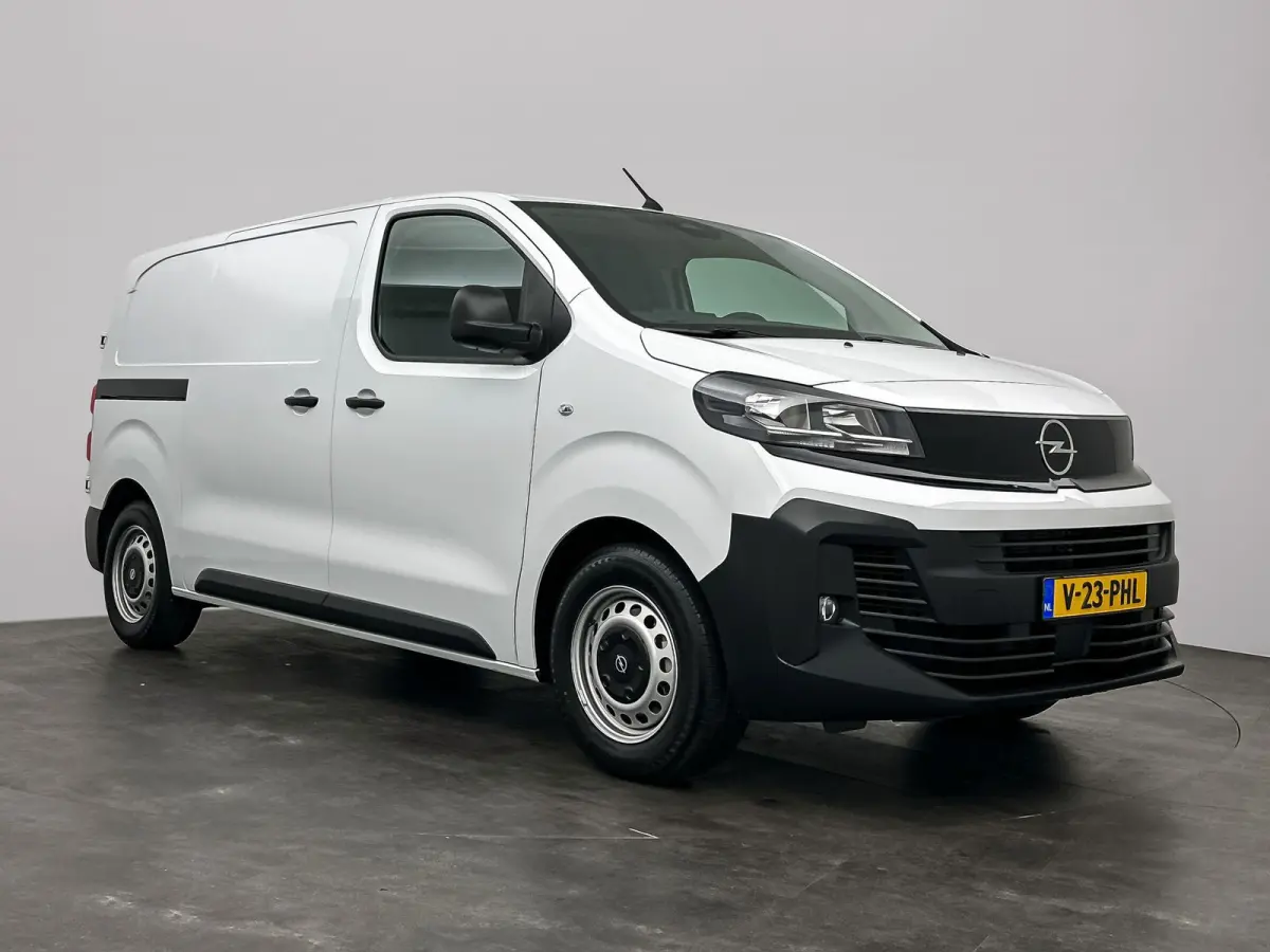 1.5 Diesel 120 S&S L2 | Navigatie | PDC achter | Apple Caprplay&Android Auto | Houten vloer | Tot 8 jaar speciale garantie!