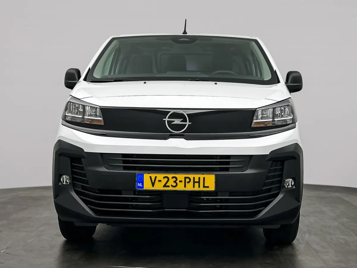 1.5 Diesel 120 S&S L2 | Navigatie | PDC achter | Apple Caprplay&Android Auto | Houten vloer | Tot 8 jaar speciale garantie!