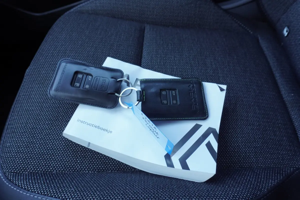 1.6 E-Tech plug-in hybrid 160 techno SOH 97% +Half-Leder+Navigatie+camera+Multiemedia-scherm = SUPER PRIJS