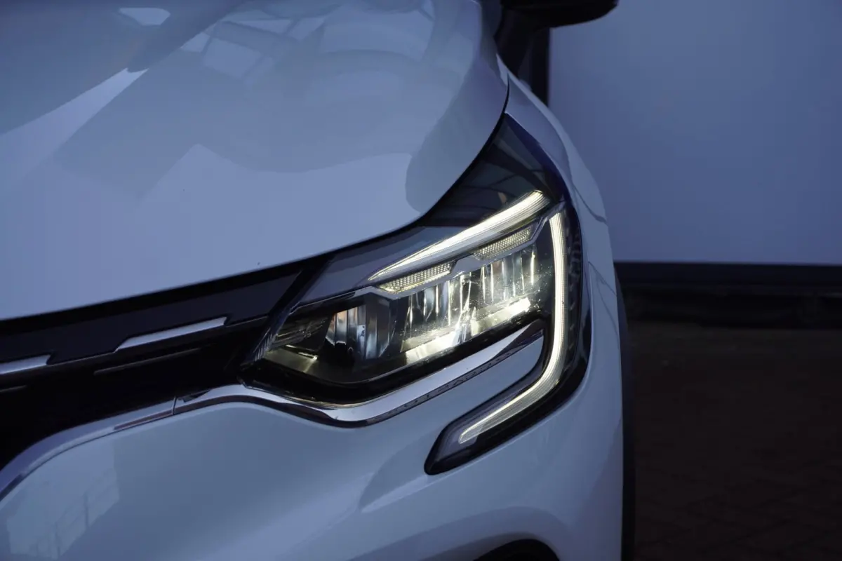 1.6 E-Tech plug-in hybrid 160 techno SOH 97% +Half-Leder+Navigatie+camera+Multiemedia-scherm = SUPER PRIJS