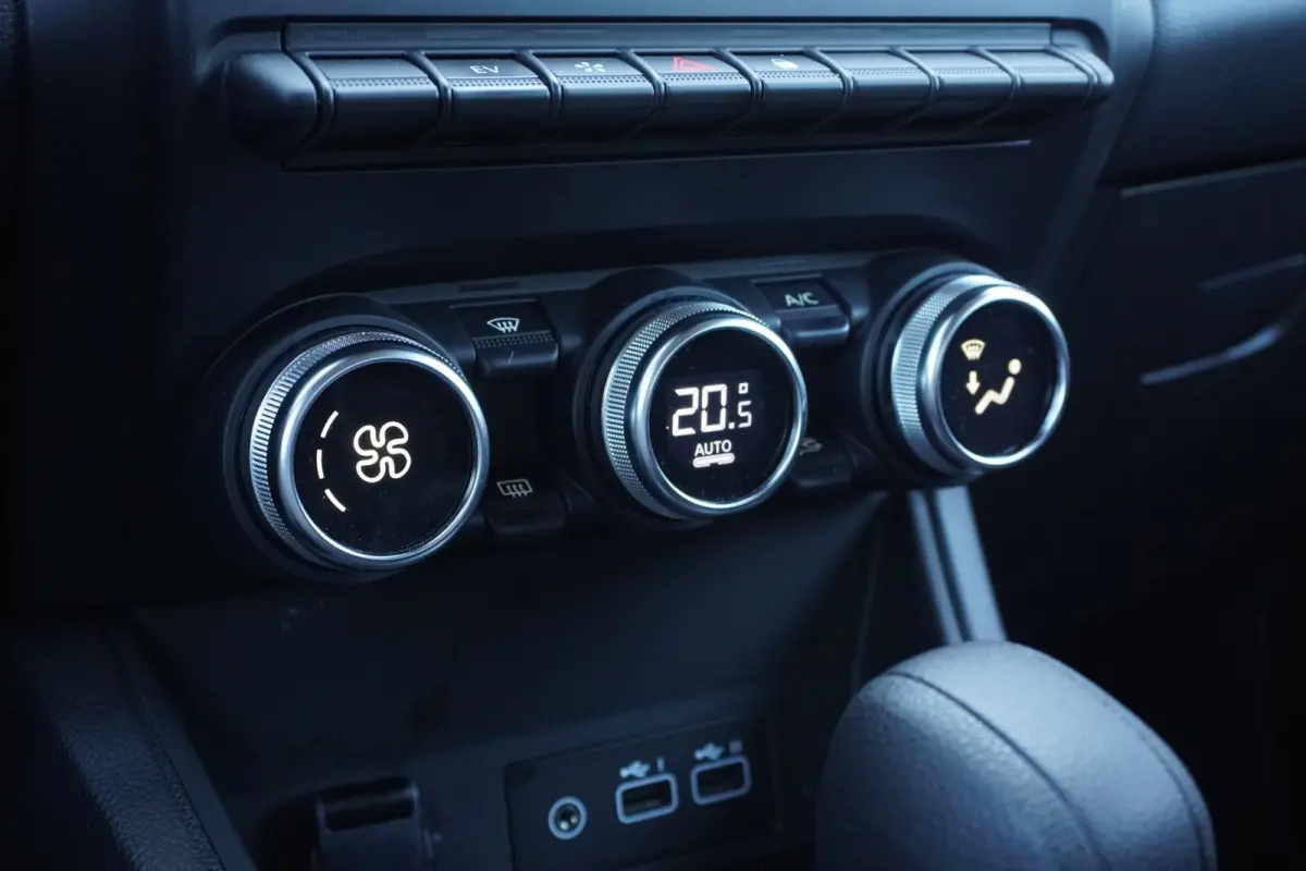 1.6 E-Tech plug-in hybrid 160 techno SOH 97% +Half-Leder+Navigatie+camera+Multiemedia-scherm = SUPER PRIJS