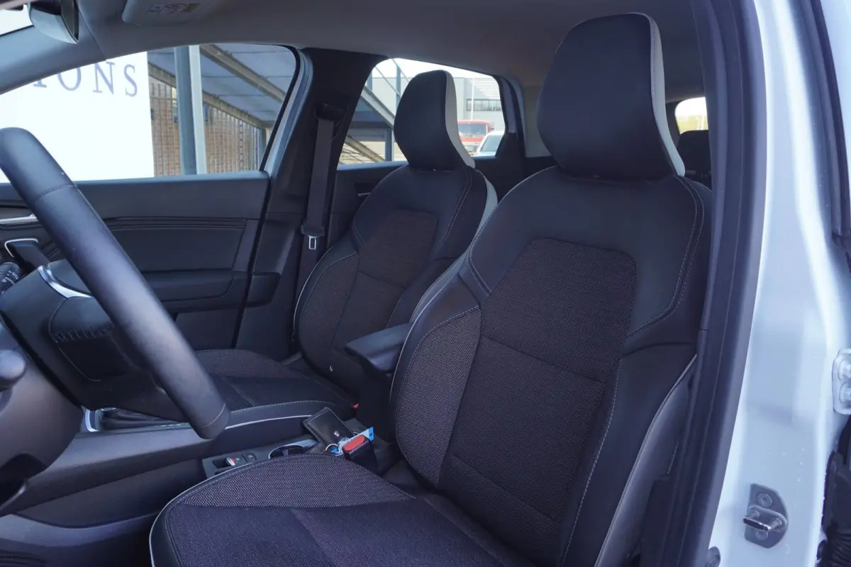 1.6 E-Tech plug-in hybrid 160 techno SOH 97% +Half-Leder+Navigatie+camera+Multiemedia-scherm = SUPER PRIJS