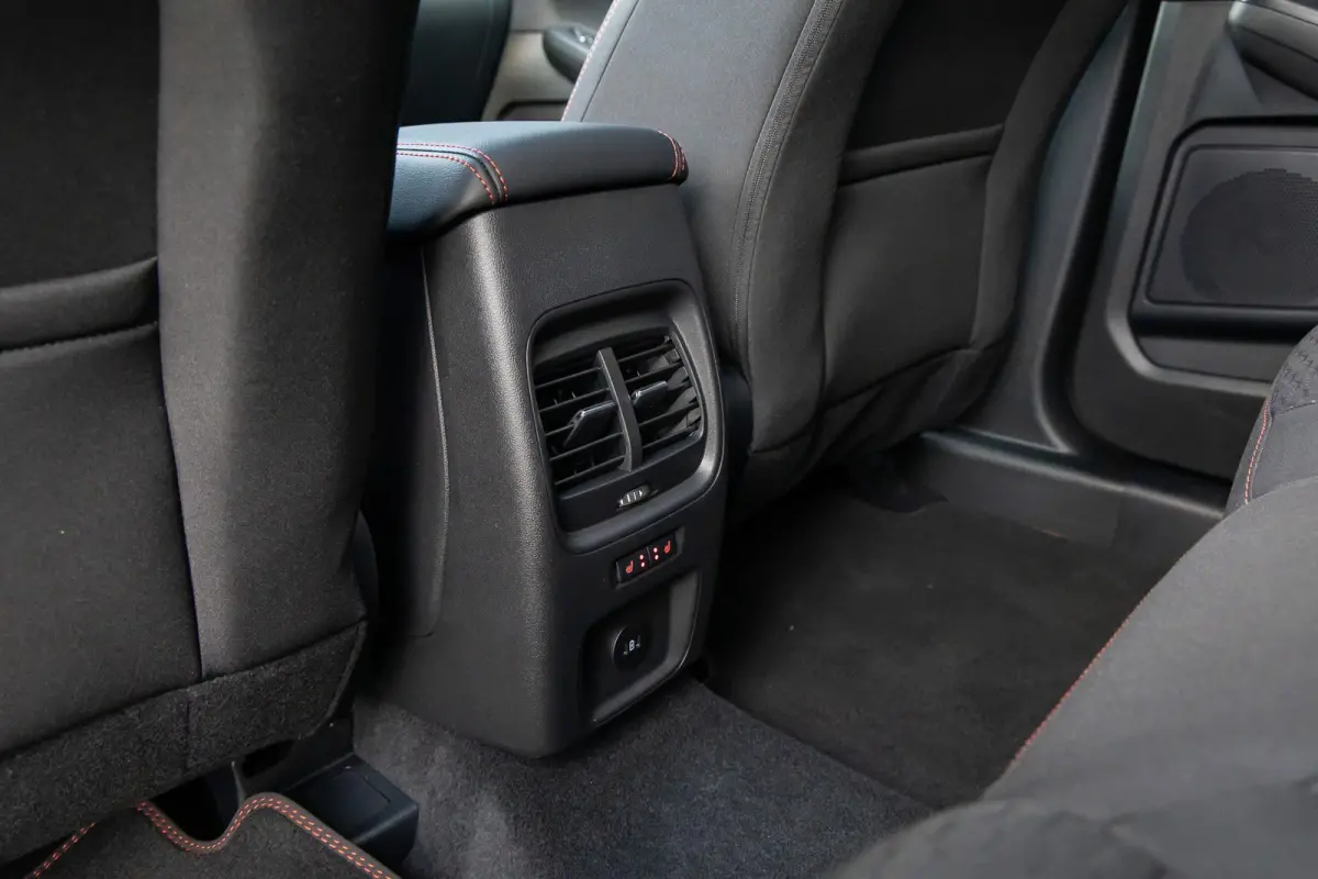 2.5 PHEV ST-Line | BLACK-PACK | Panoramadak | Trekhaak | Adaptive Cruise | BLIS | 360 camera