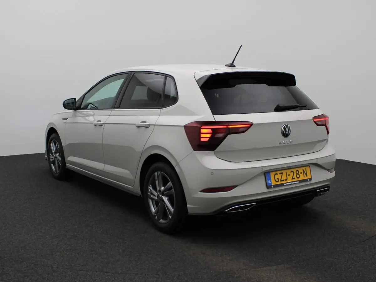 1.0 TSI R-Line 95 PK| Origineel Nederlands | 1e Eigenaar | Draadloze Apple carplay | Adaptieve cruise control | Travel Assist | Climate control | Achteruitrijcamera | Parkeersensoren |